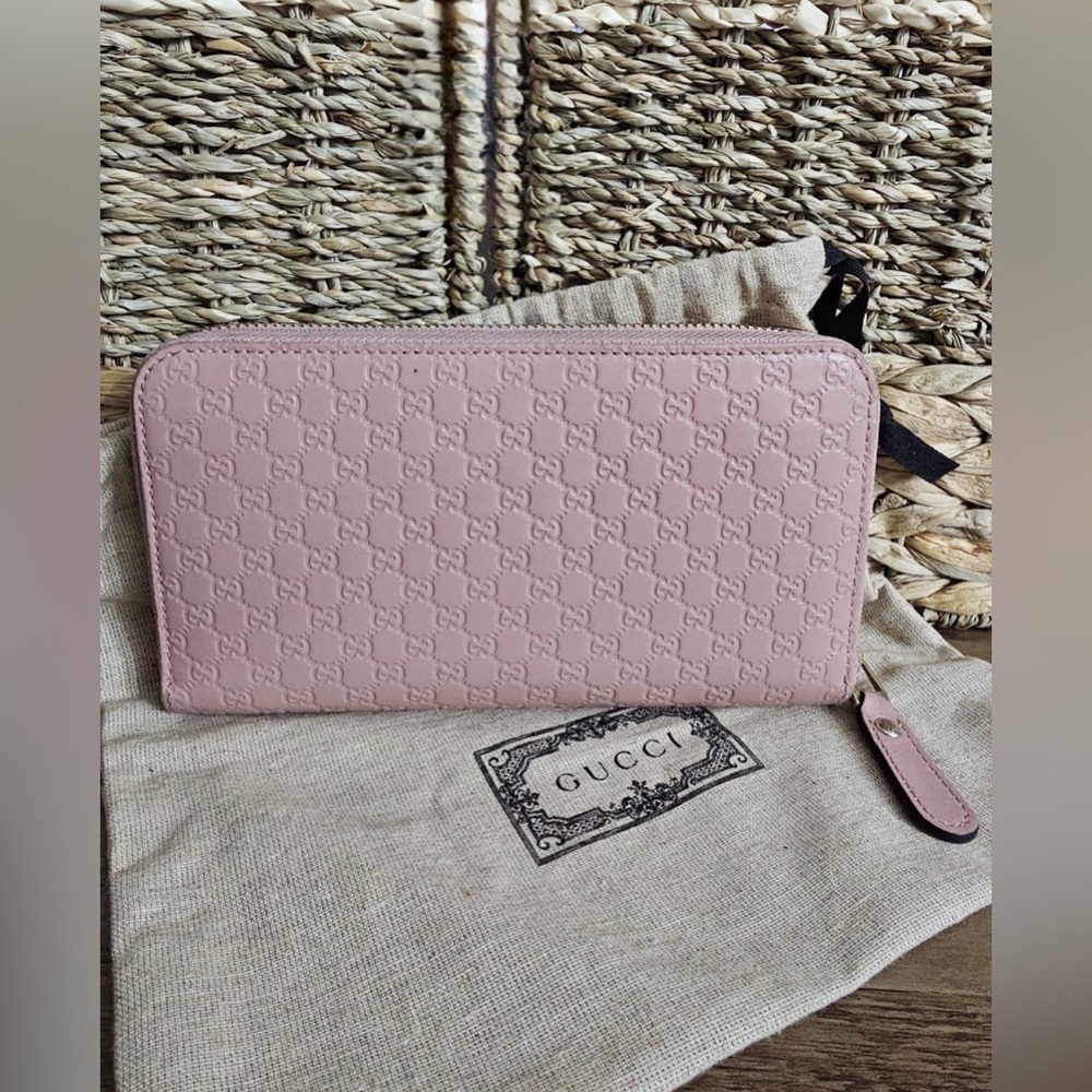 Authentic Gucci Microguccissima Soft Pink Zip Around Wallet - Picture 3 of 10